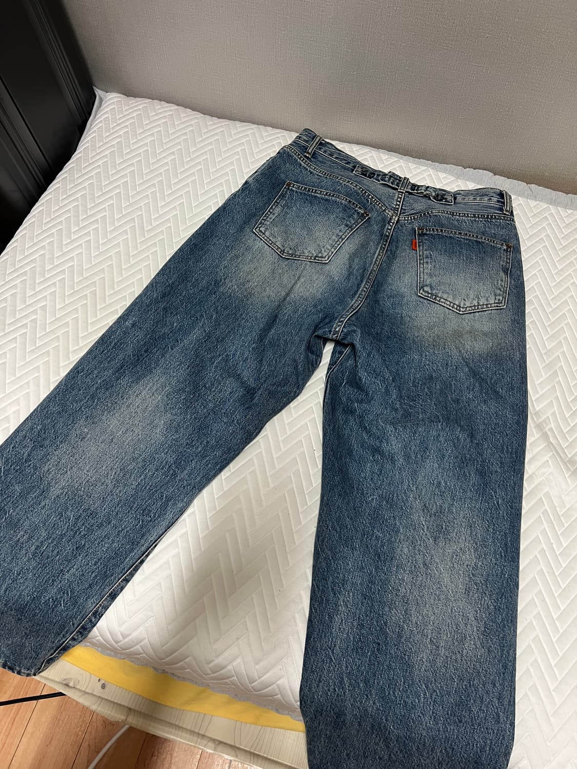 24FW 아워셀브스 와이드 테이퍼드 데님 1사이즈 워시드 블루 판매 상품이미지2