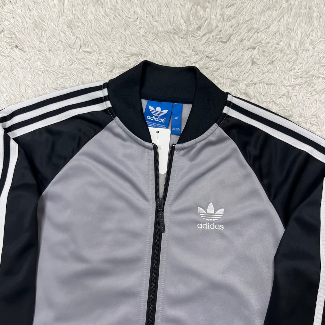 Adidas grey Superstar Nigo Bear jersey 상품이미지6