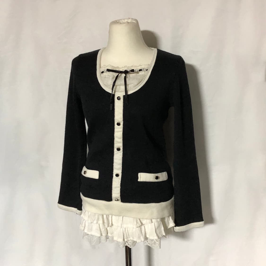 리본 로걀 블라우스 탑  블랙 상품이미지5