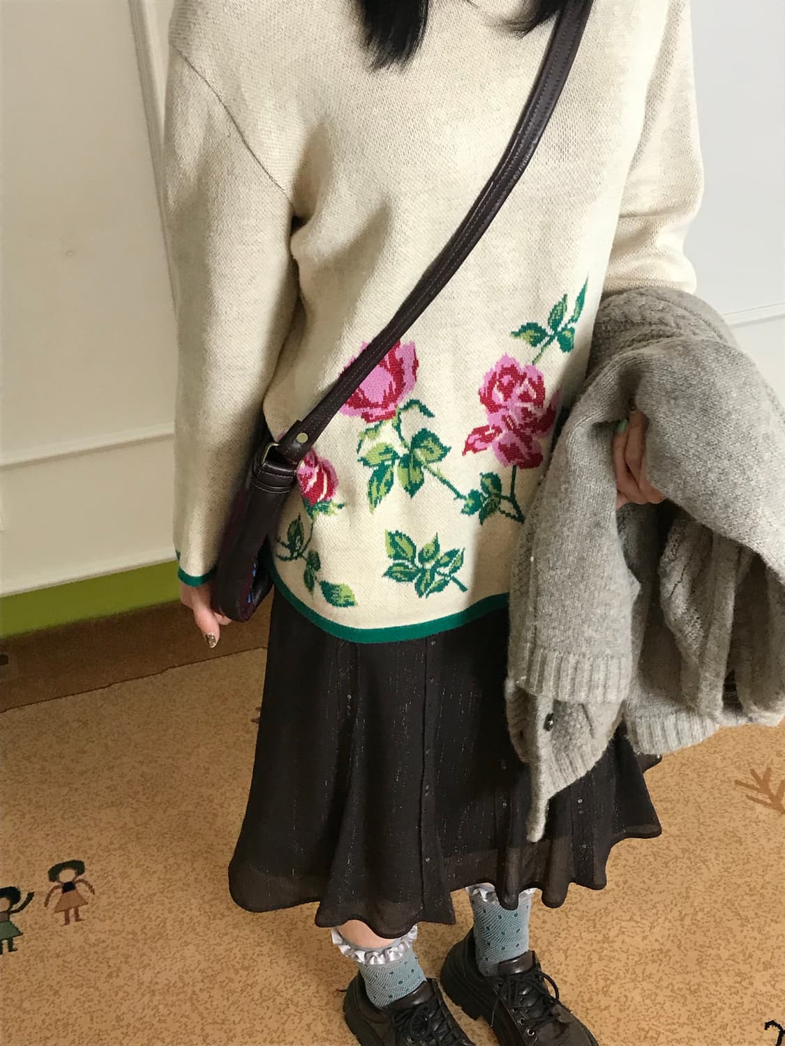 플라워 니트와 은은한 스팽글이 포인트인 스커트 조합🌷 상품이미지5