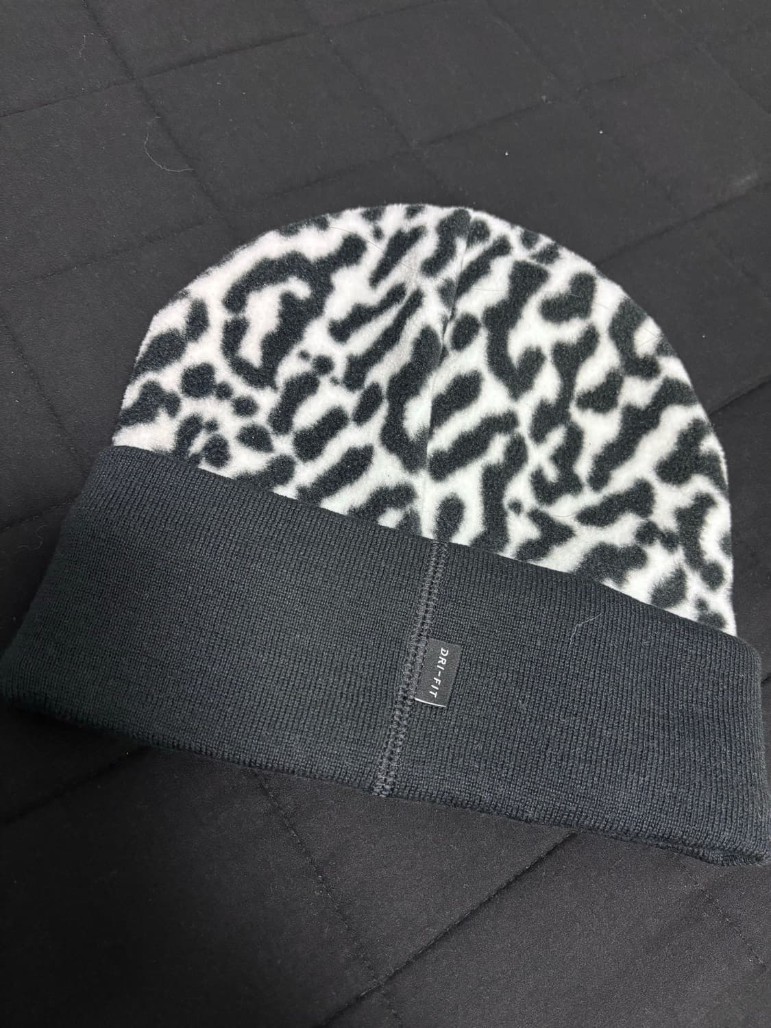 나이키 ACG 레오파드 비니 상품이미지2