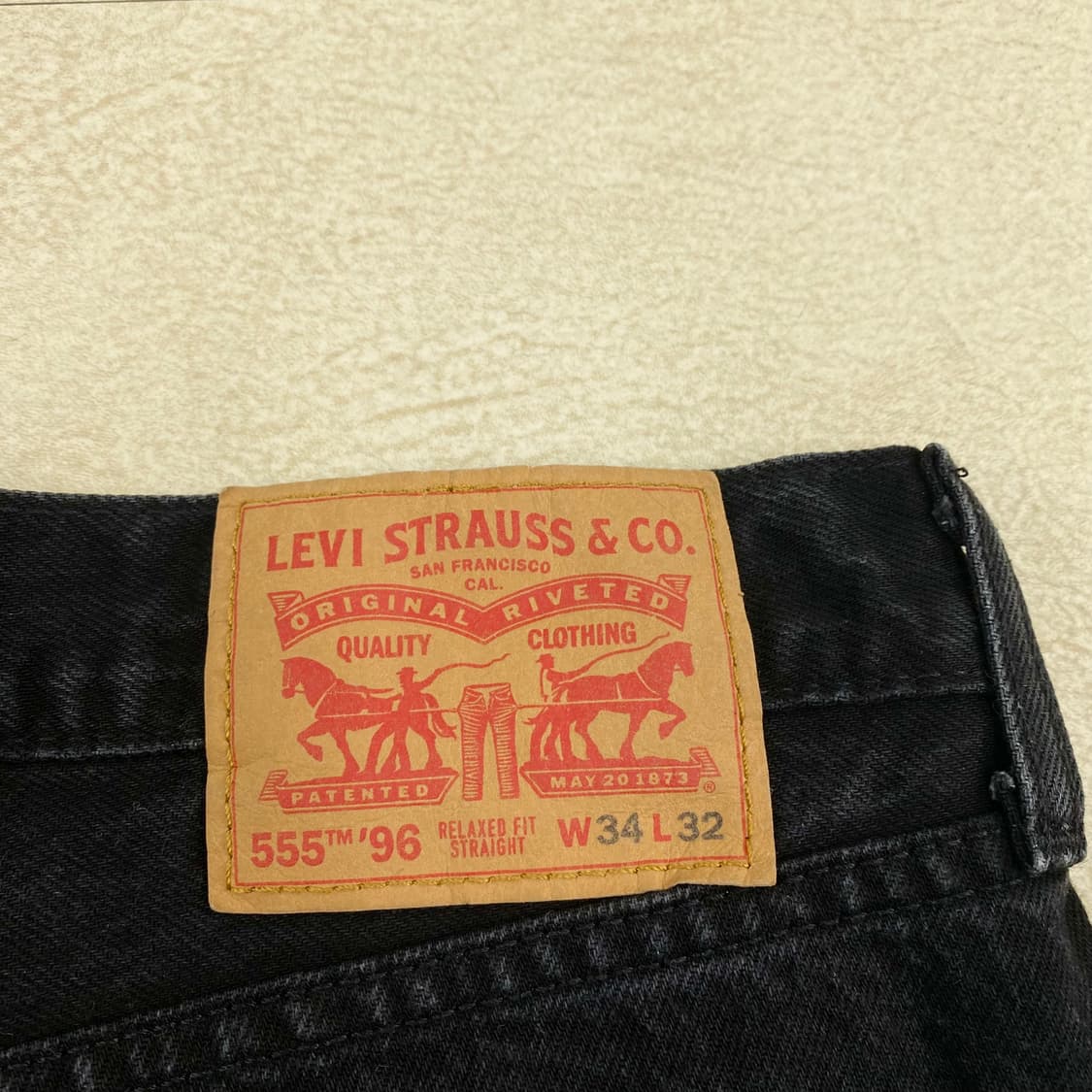 리바이스 555 96 릴렉스 핏 흑청 데님 진 (33) 상품이미지6