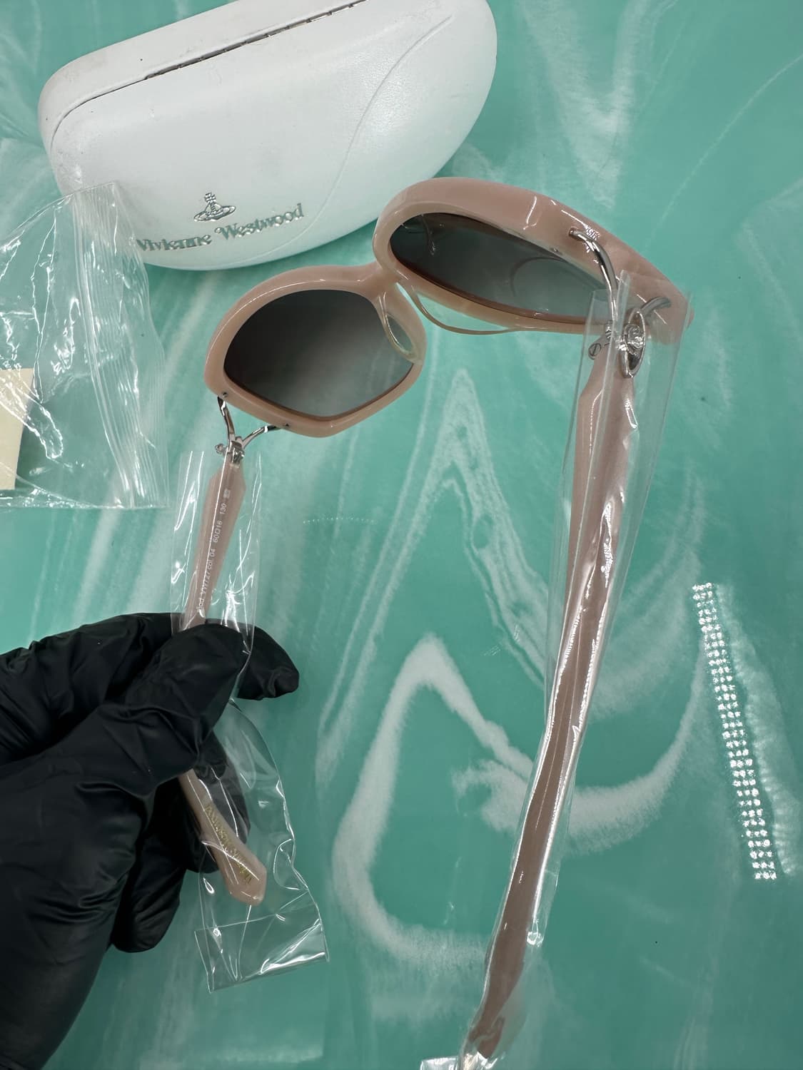 [새상품 무료배송] 비비안웨스트우드 선글라스 케이스포함 상품이미지8