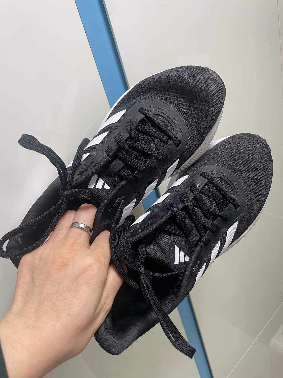 아디다스 러닝화 235사이즈 상품이미지1