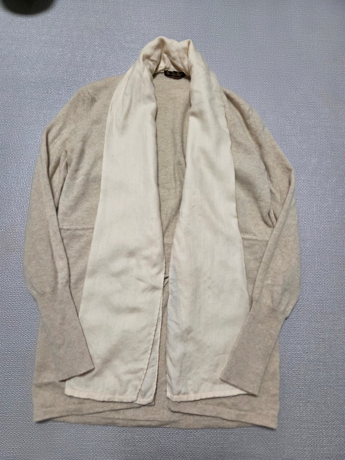 로로피아나 가디건 팝니다 상품이미지1