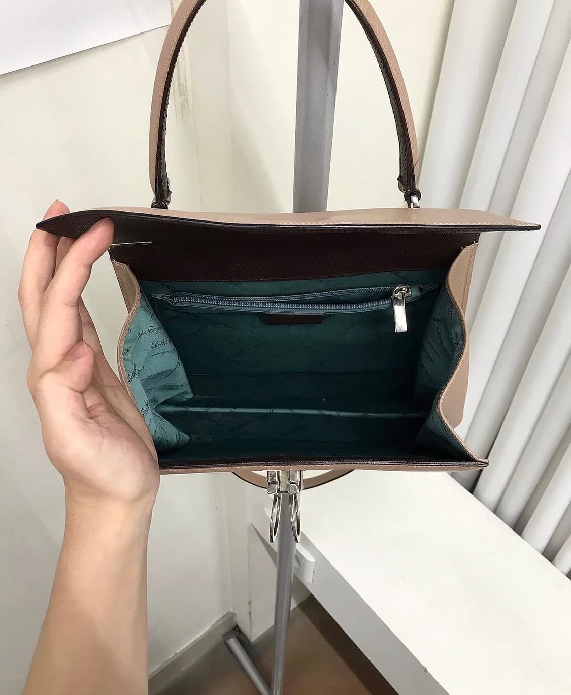 페레가모 켈리백 가방 상품이미지5