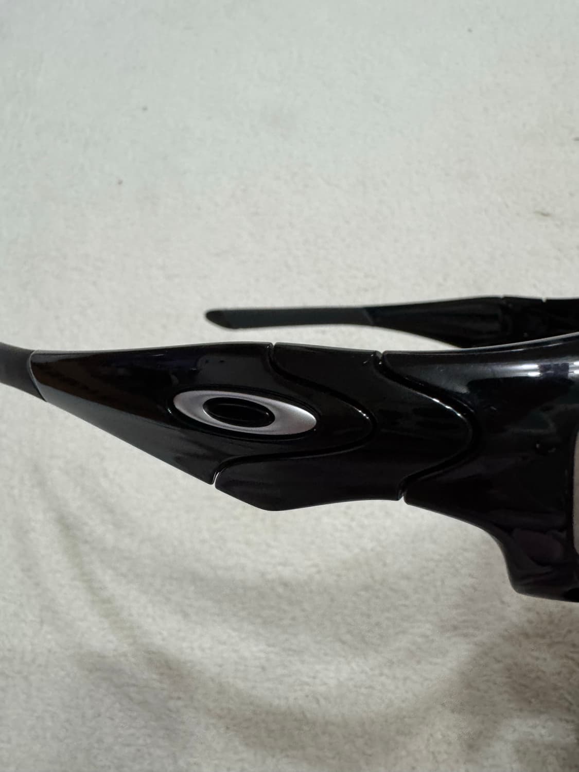 새상품 오클리 x 새티스파이 스트레이트 자켓 폴리쉬드 블랙 상품이미지5