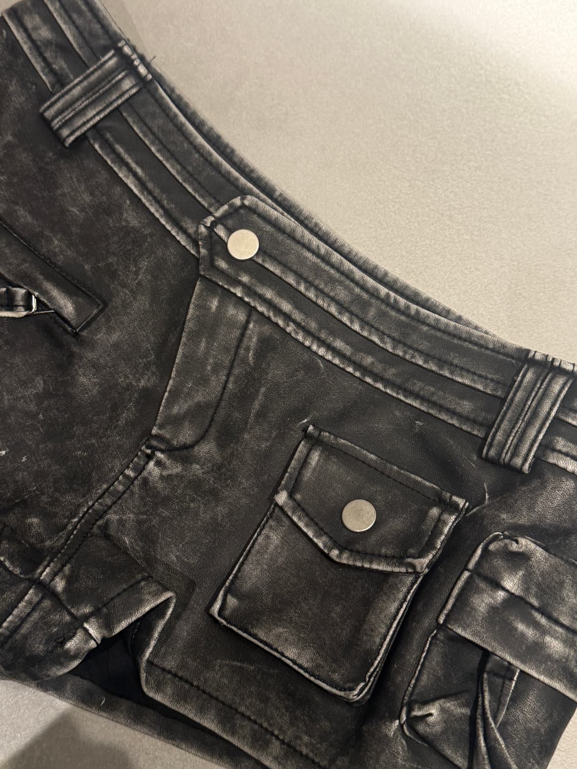 쏘시 saucy Leather pocket shorts 레더 로우라이즈 상품이미지3