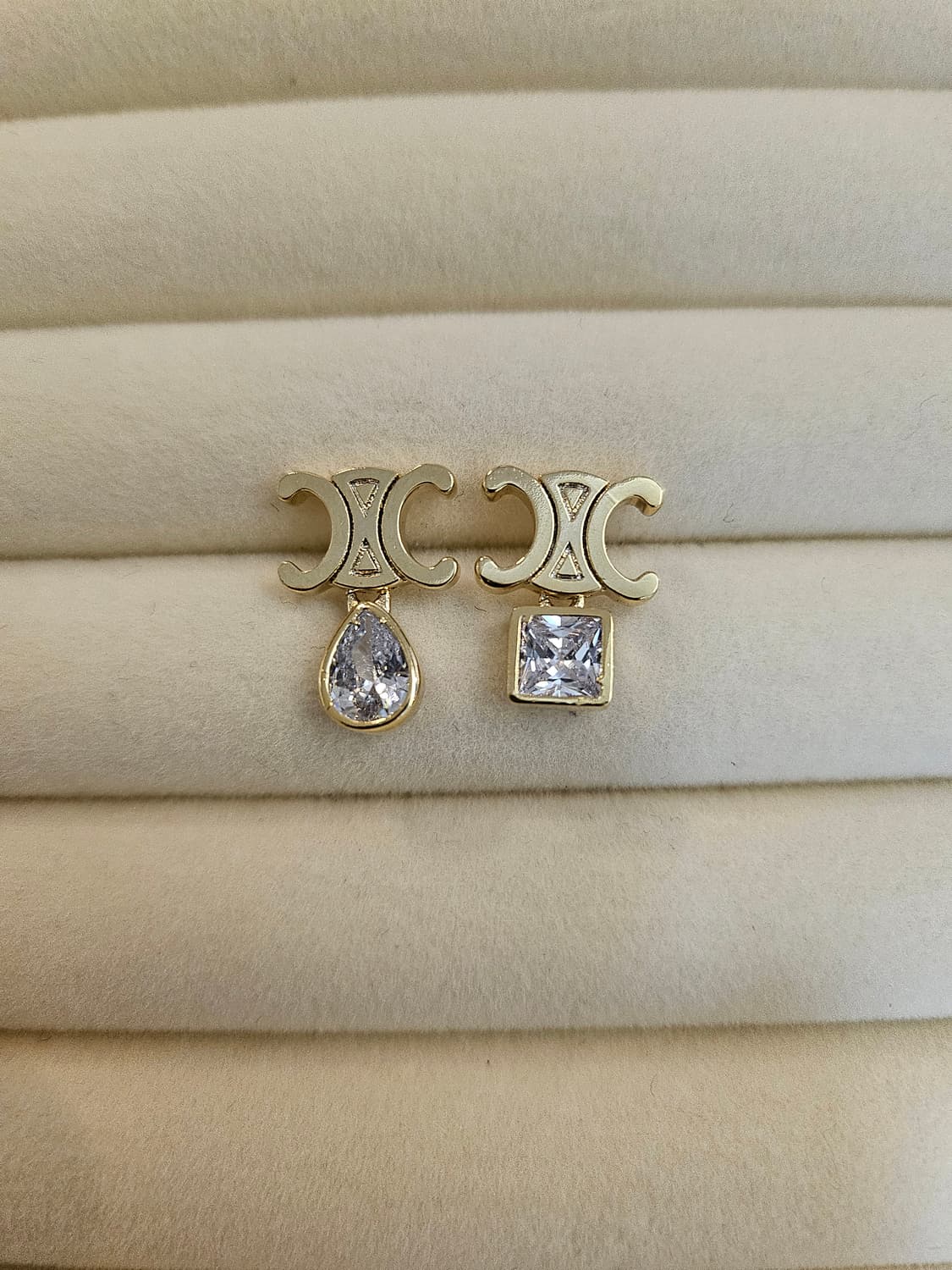 셀린느 금장 트리오페 크리스탈 귀걸이 업사이클링 상품이미지1