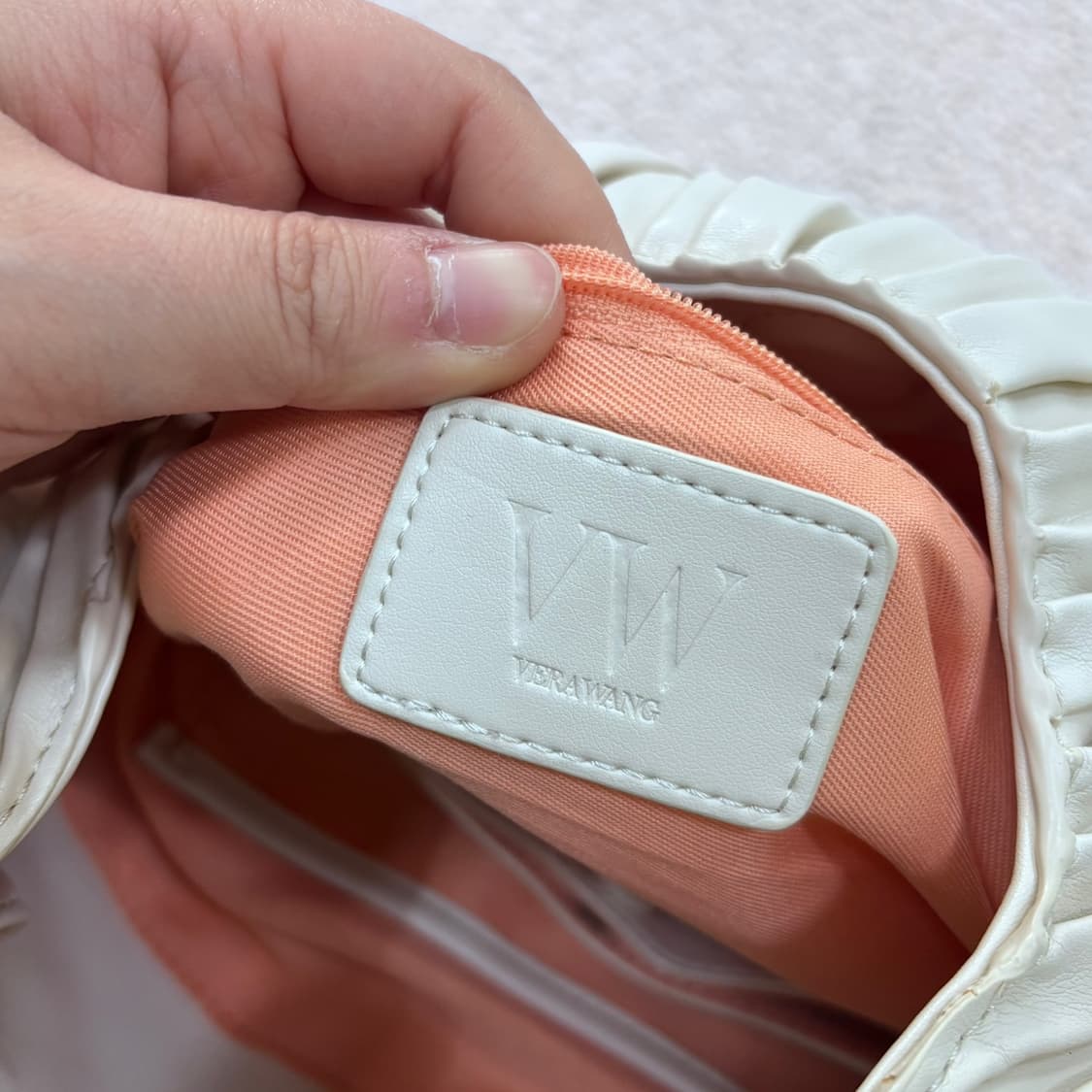 F 베라왕 플리츠 레더 숄더백 0409E 상품이미지4