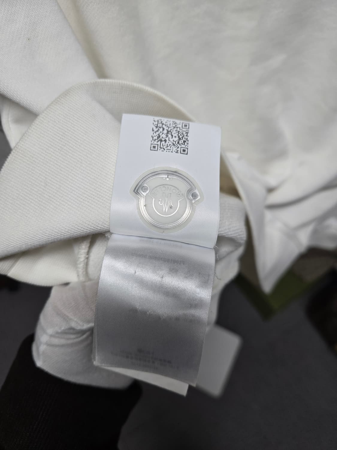 [특가][정품] 몽클레어 빅로고 맨투맨 상품이미지6