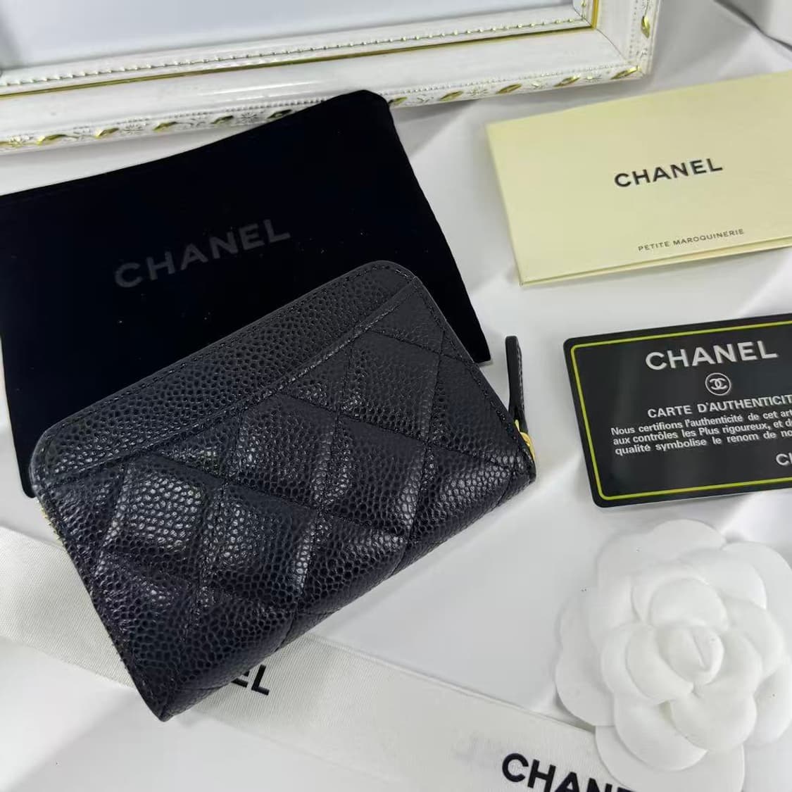 샤넬 클래식 지퍼 동전 지갑 그레인드 카프스킨 & 골드 메탈 블랙 상품이미지2