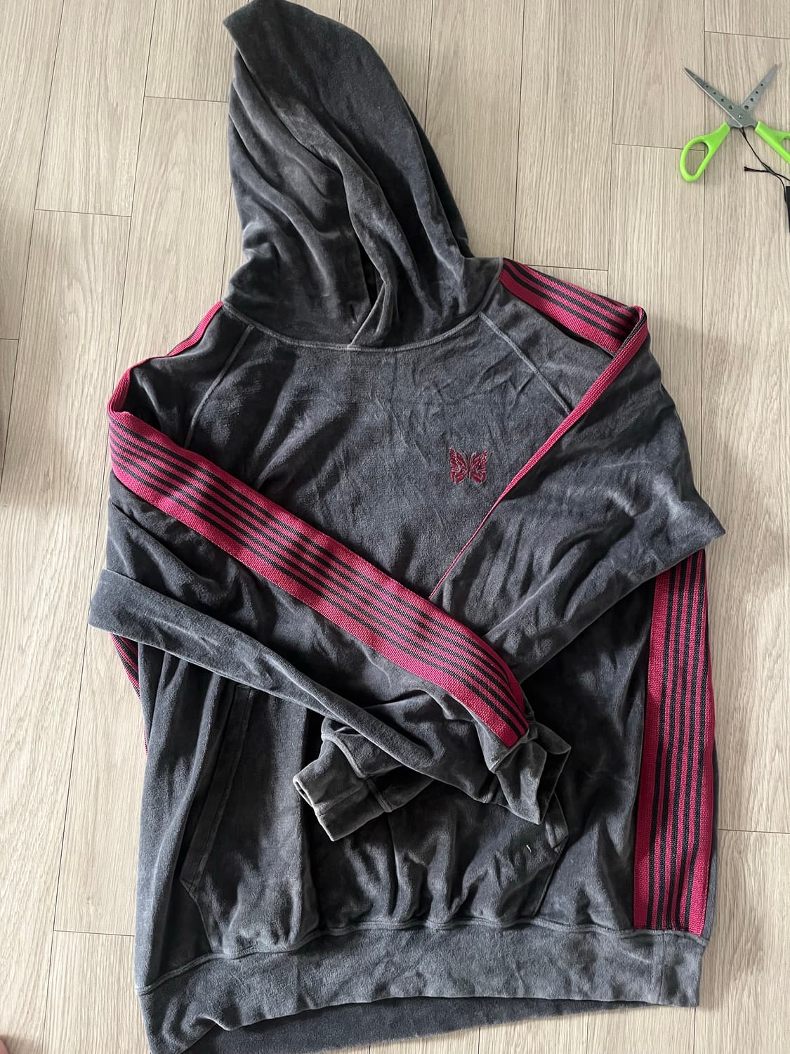 니들스 벨루어 후드티 m 상품이미지1