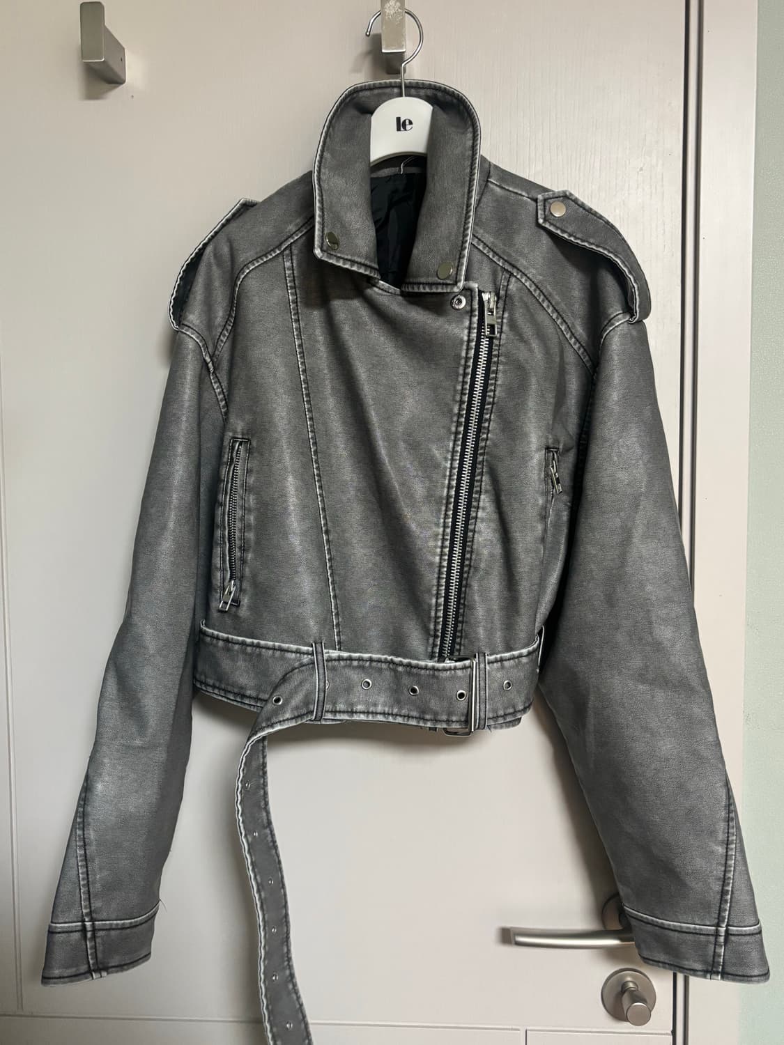 그레이 워싱 크롭 라이더 자켓 상품이미지3