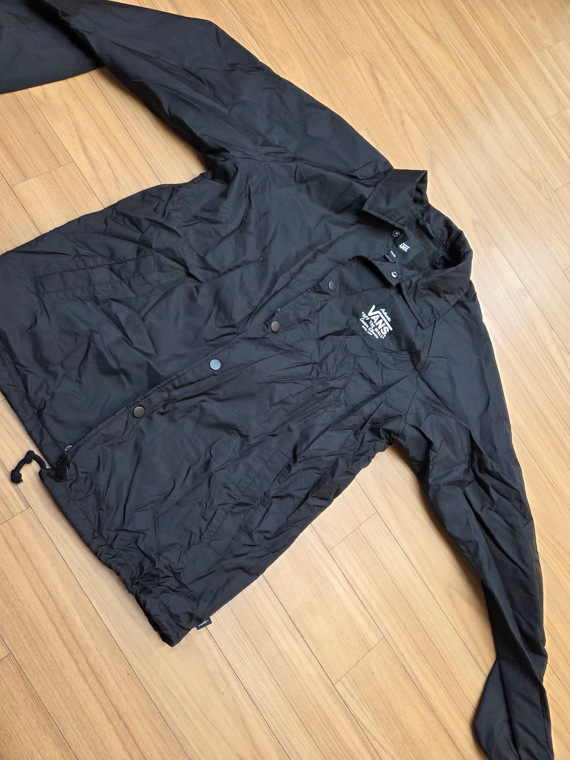 반스 코치 자켓 블랙 색상 M사이즈 판매합니다. 겉감은 폴리에스터 100 상품이미지1