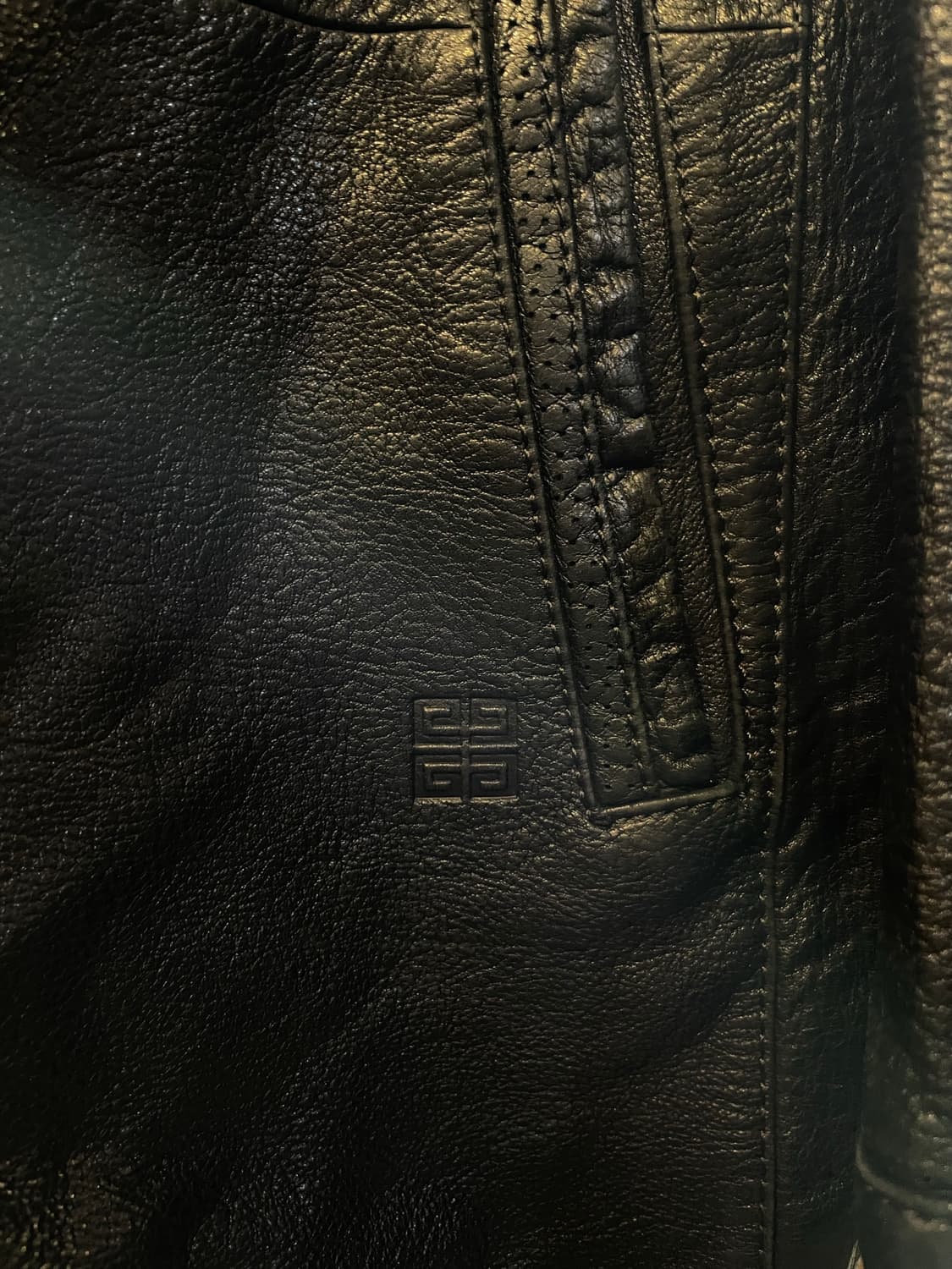 지방시 하프넥 펀칭디테일 양가죽 자켓 블랙 상품이미지5