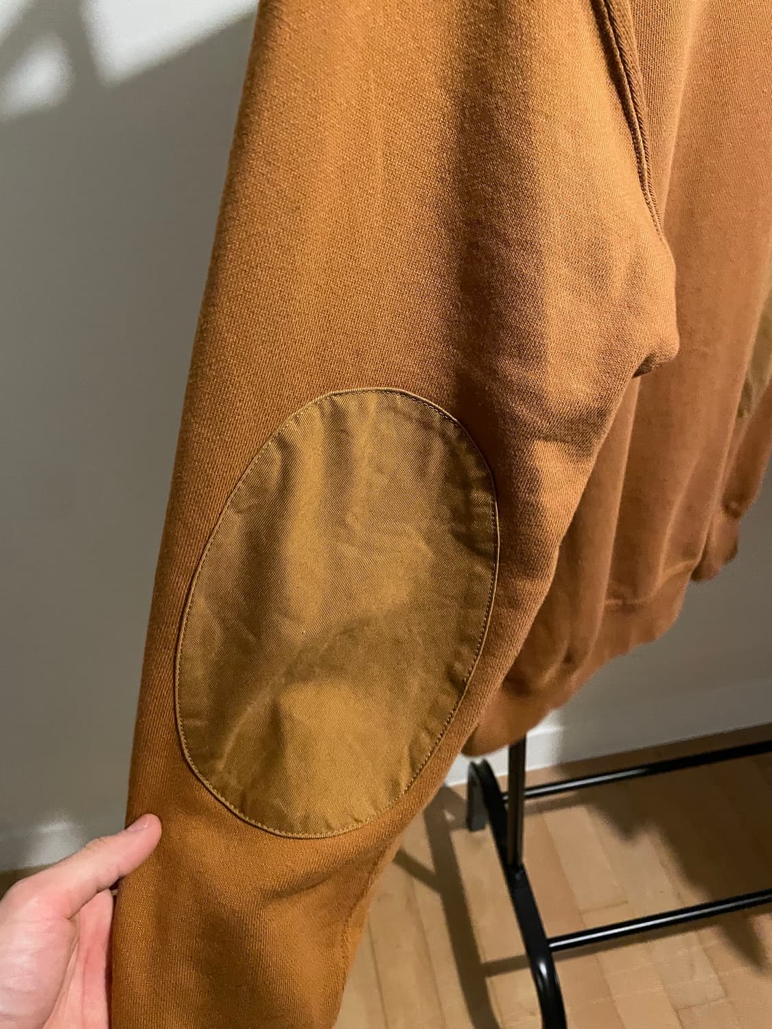 유니클로 JW앤더슨 포켓맨투맨 상품이미지3