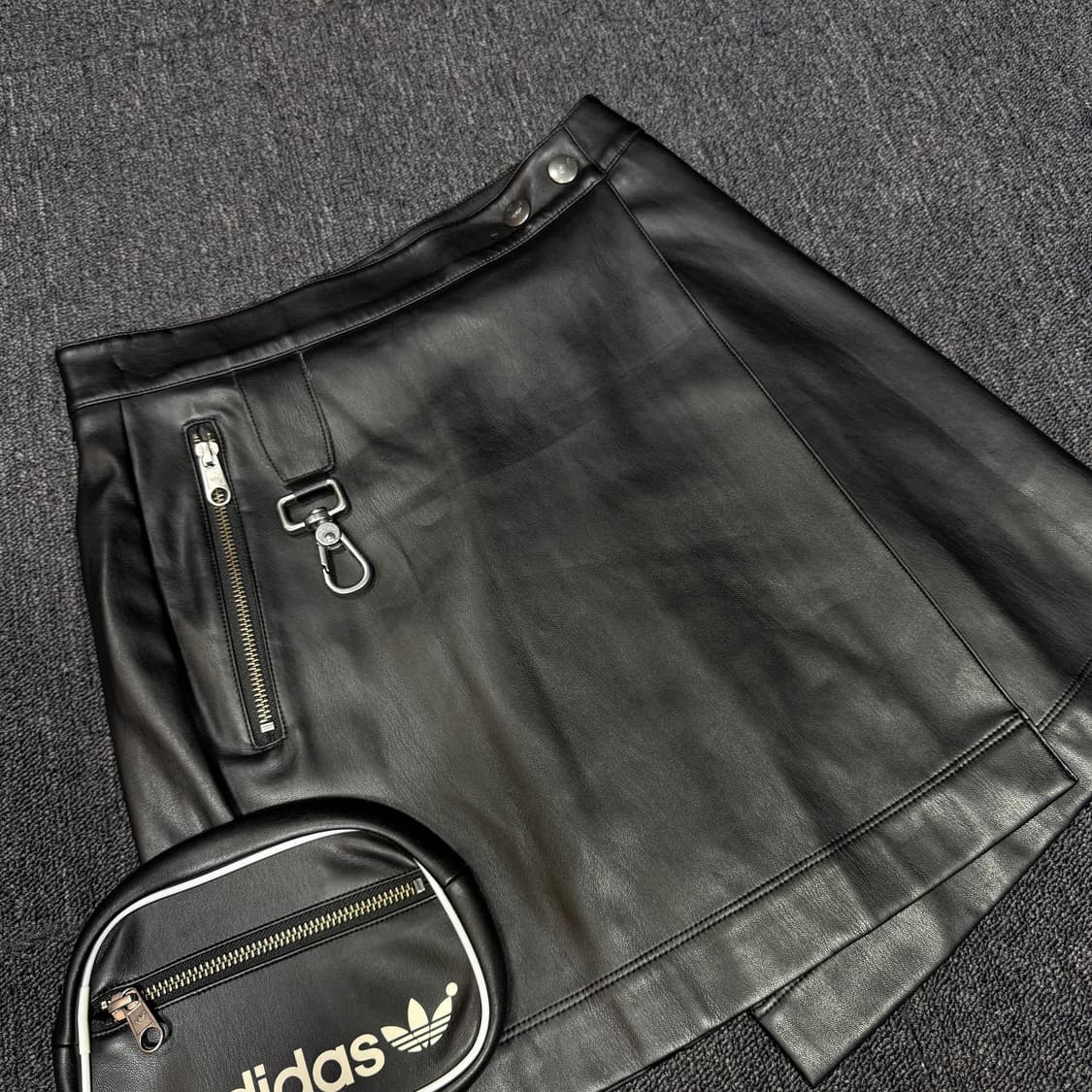 아디다스 블루버전 에어라이너 레더 스커트 상품이미지2