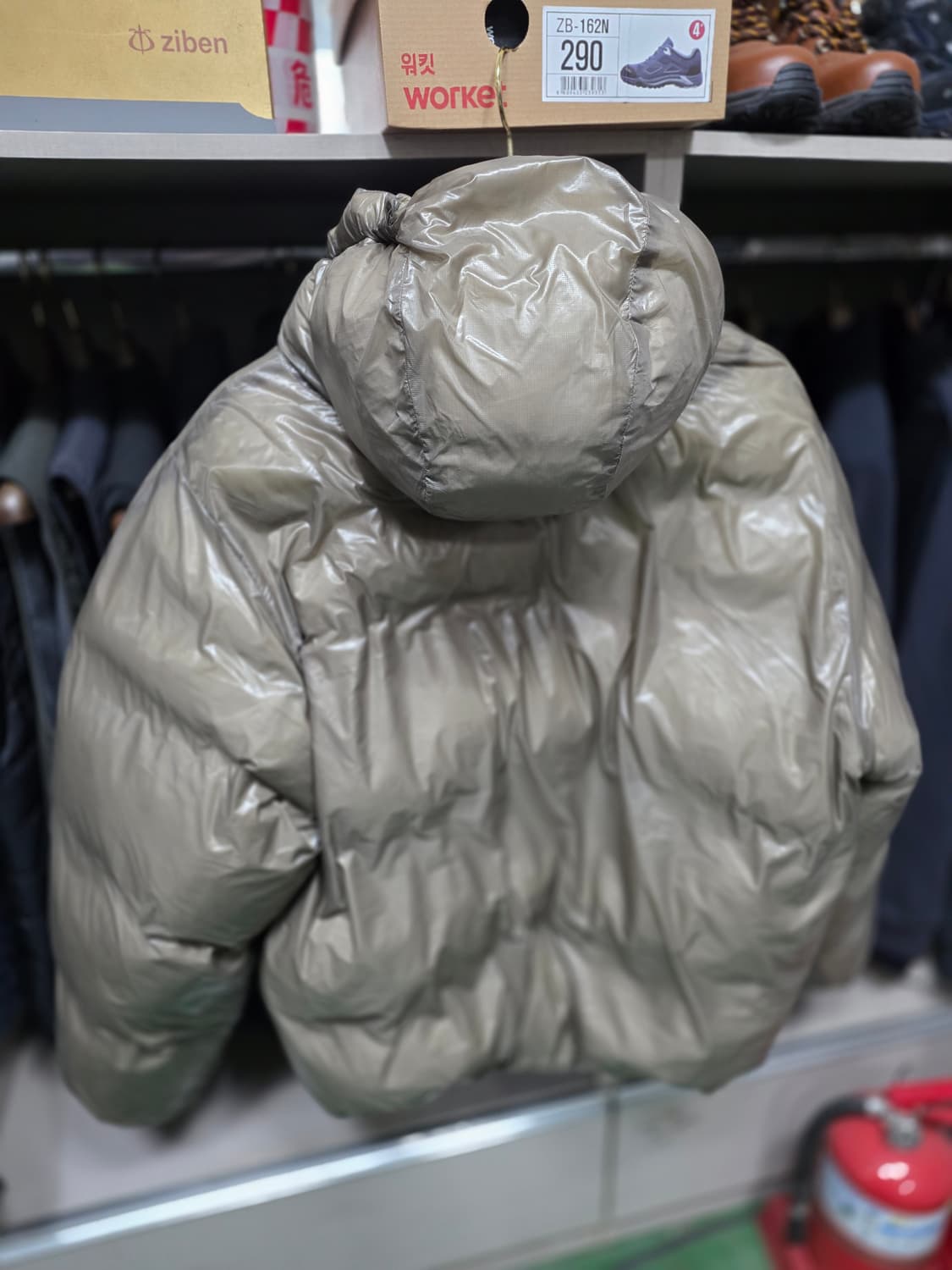 로아하이킹 다운패딩 라지사이즈 판매합니다 상품이미지4