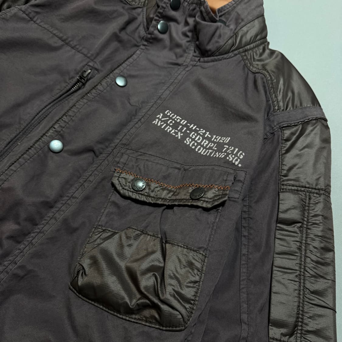 아비렉스 플럼컬러 배색 코튼 나일론 패치워크 히든후드 플라이트 자켓 상품이미지5