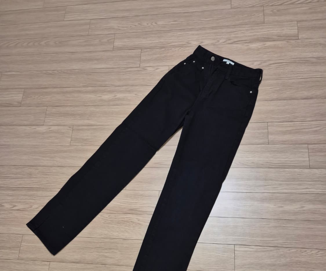 라룸 올드슬릿 블랙 데님 상품이미지3