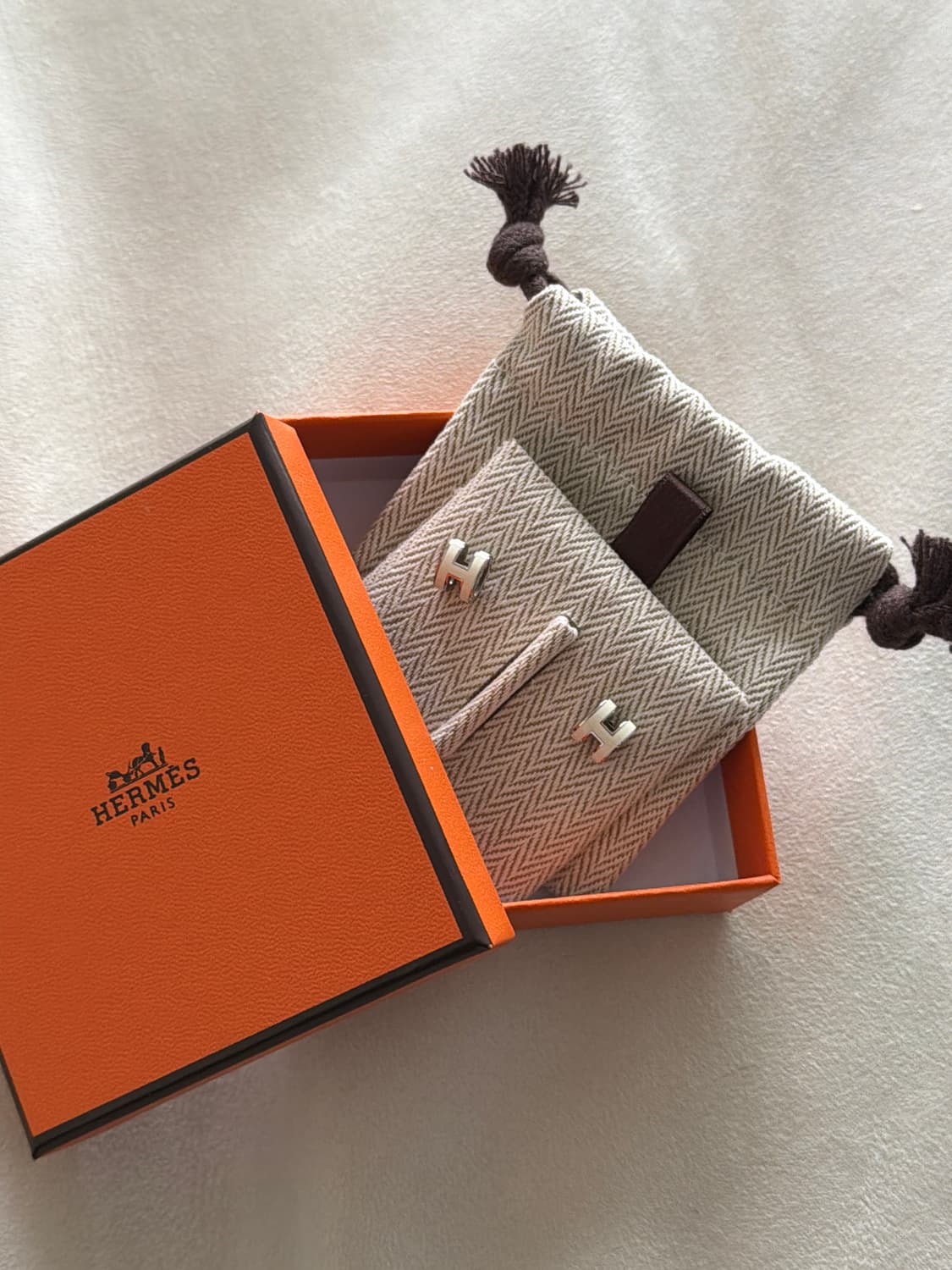 에르메스 팝아슈 귀걸이 아이보리 상품이미지1