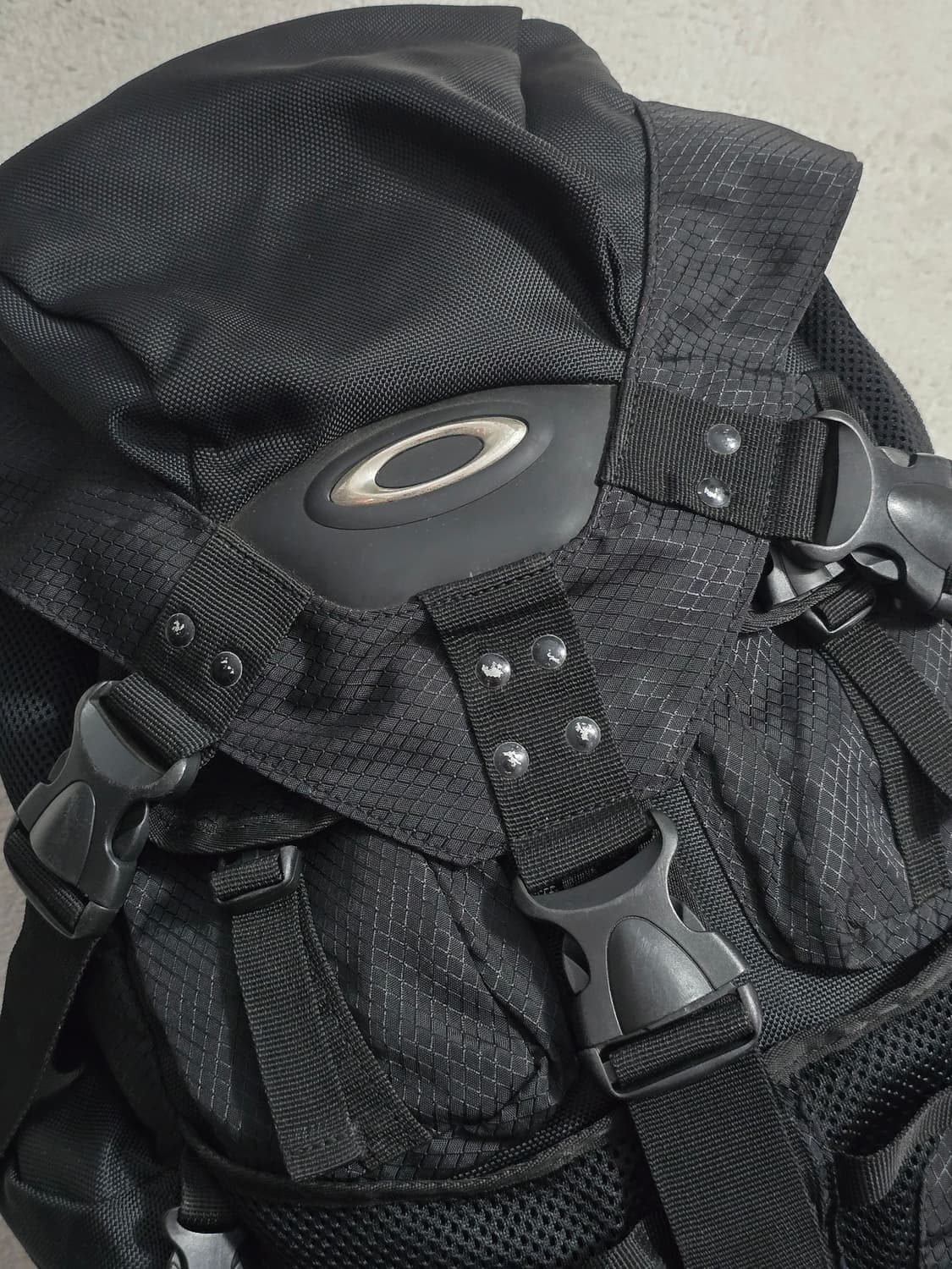 Oakley 오클리 올블랙 유틸리티 백팩 상품이미지3