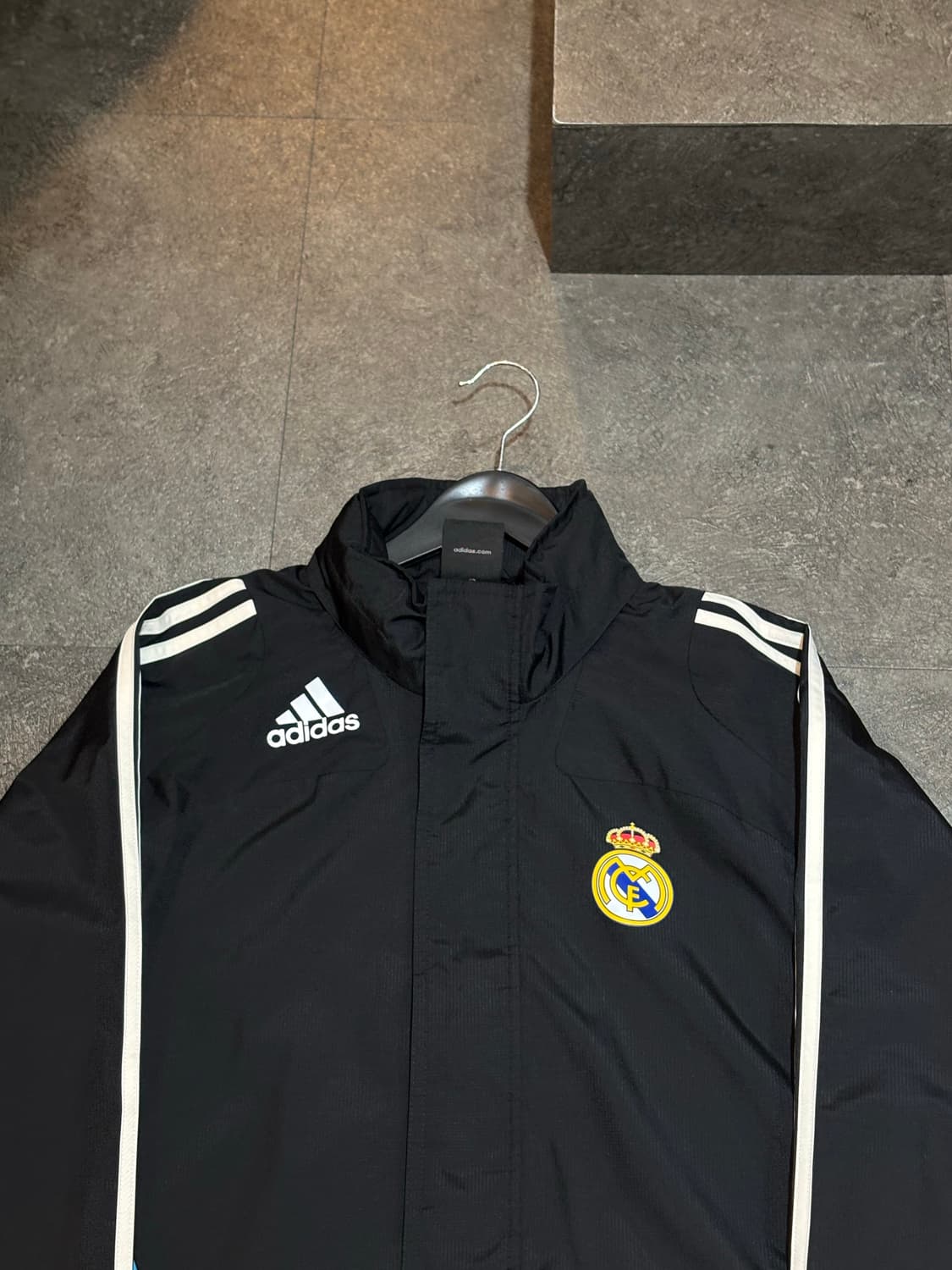 아디다스 레알마드리드 바람막이 점퍼 95 상품이미지4