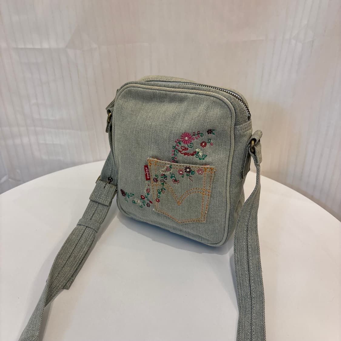 정품 리바이스 빈티지 데님 크로스백     상품이미지4