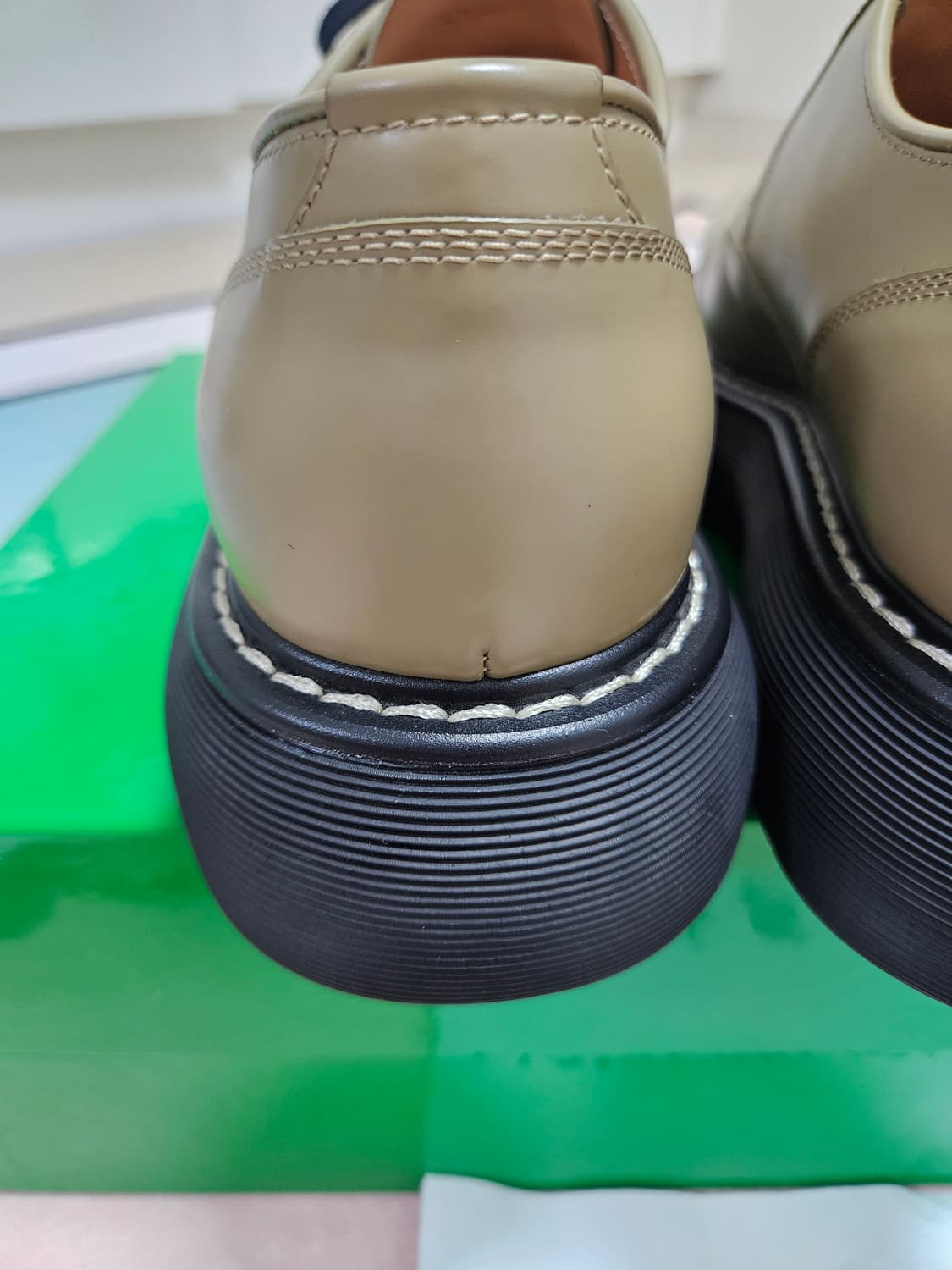 [ 44 ] 보테가베네타 바운스 더비 올스파이스 카키 상품이미지3