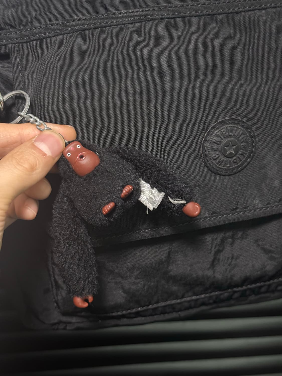키플링 블랙 크로스백 가방 고릴라 원숭이 인형 키링 학교 Y2K 빈티지  상품이미지4