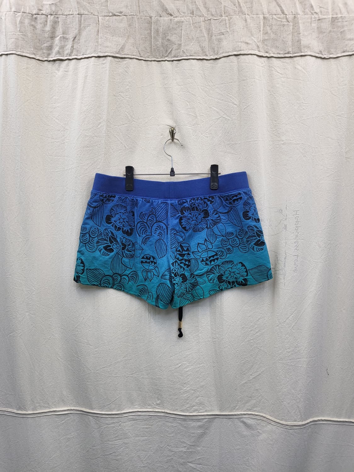Juicy Couture 플라워 반바지 상품이미지2