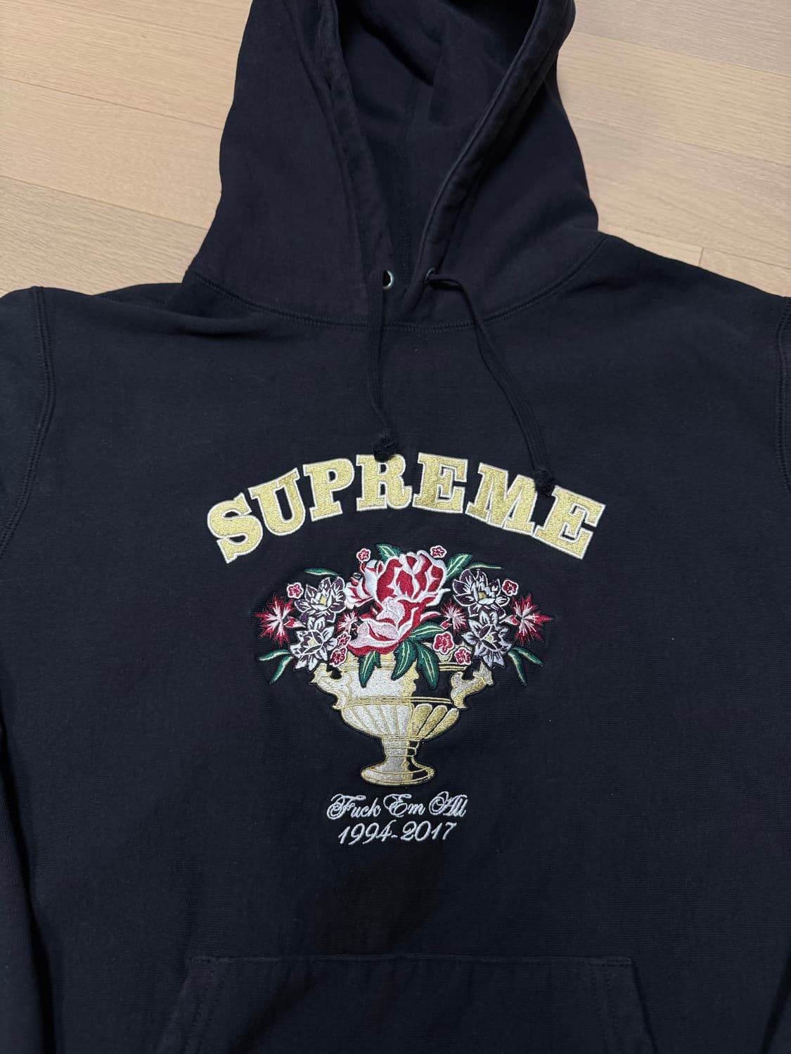 슈프림 센터피스 후디 블랙 상품이미지2