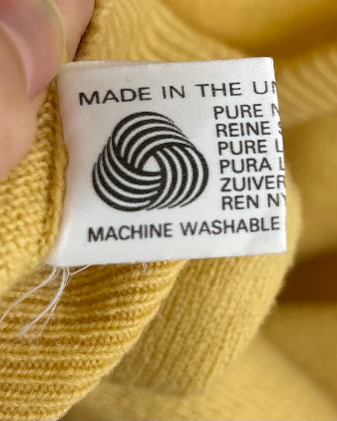 버버리 빈티지 옐로우 브이넥 풀오버 니트 스웨터 상품이미지8