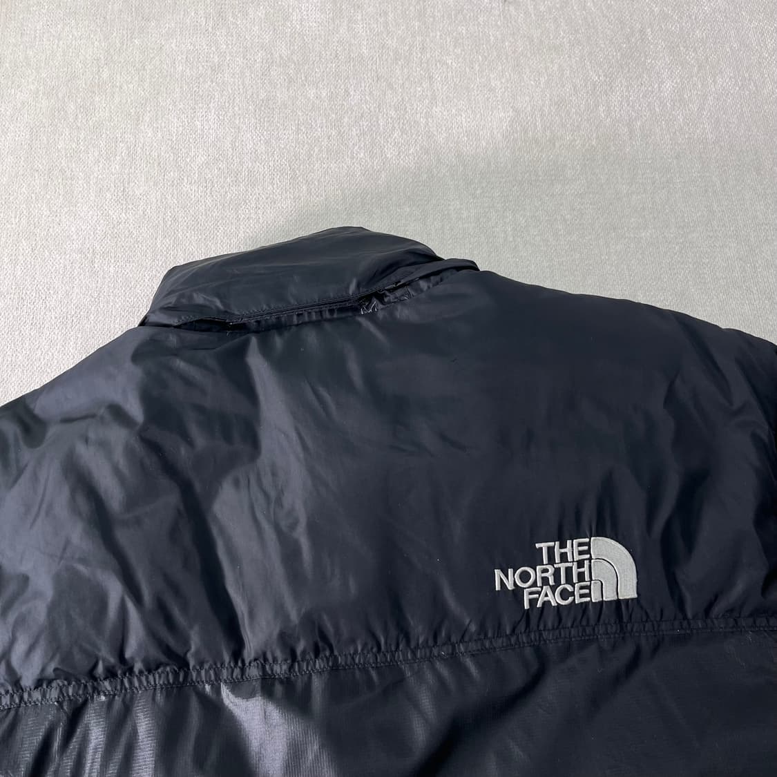 100 노스페이스 700 눕시 블랙 경량 패딩 상품이미지7