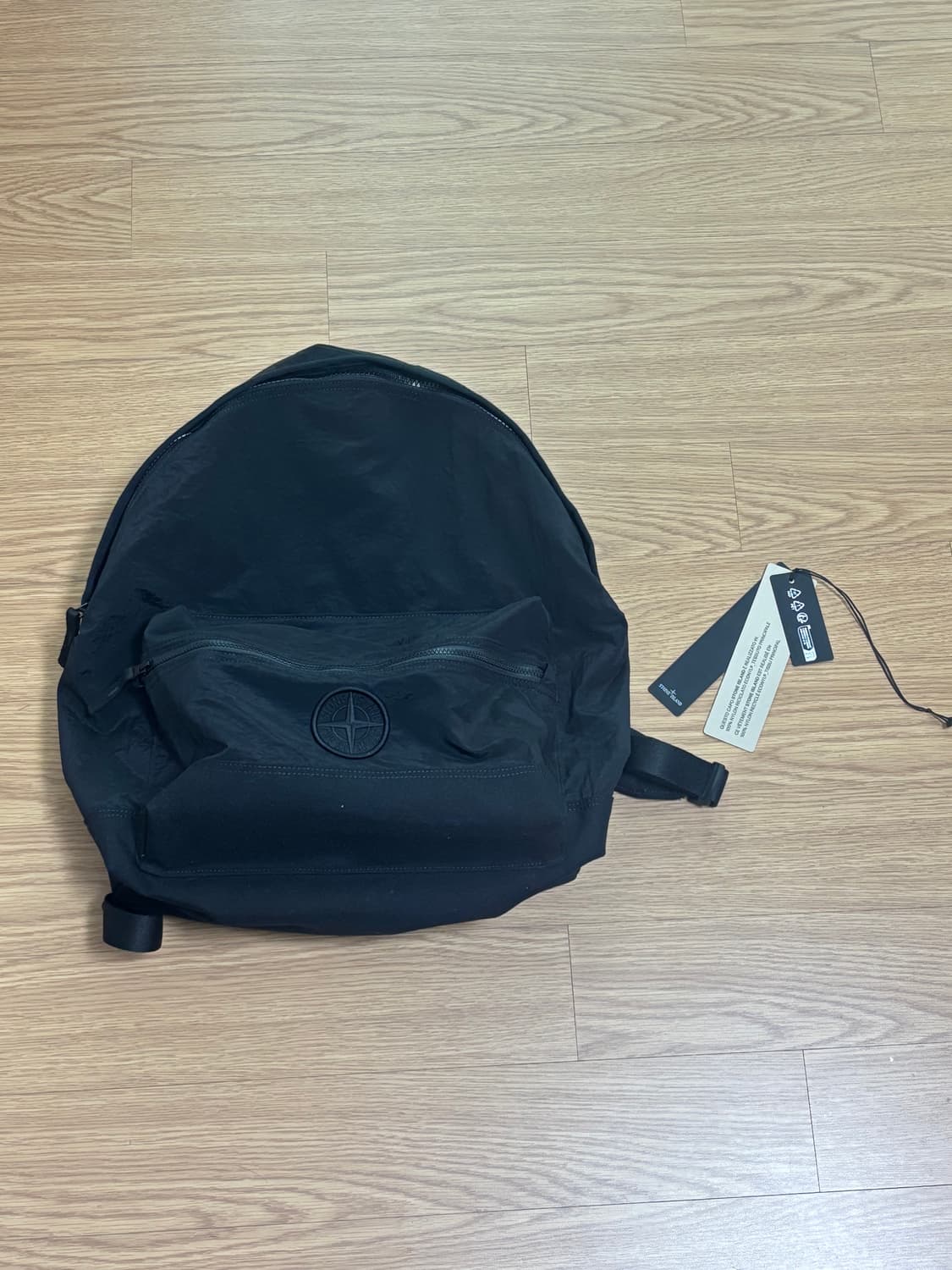 택있음) 스톤아일랜드 25ss 나일론 백팩 상품이미지1