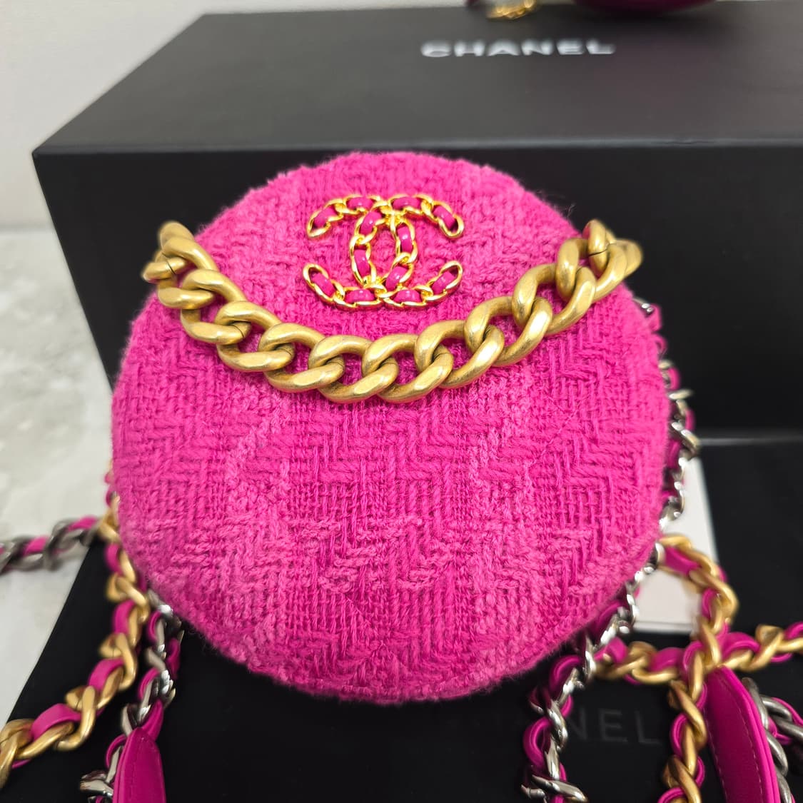 샤넬 19 트위드 탬버린백 동그리백 판매 상품이미지2