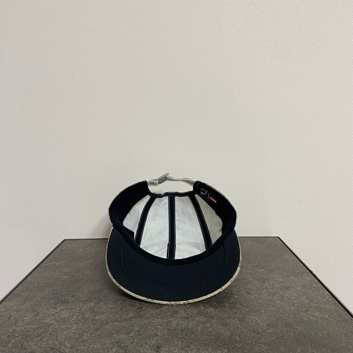 슈프림 X 나이키 에어맥스 스네이크 캠프캡 모자 상품이미지5