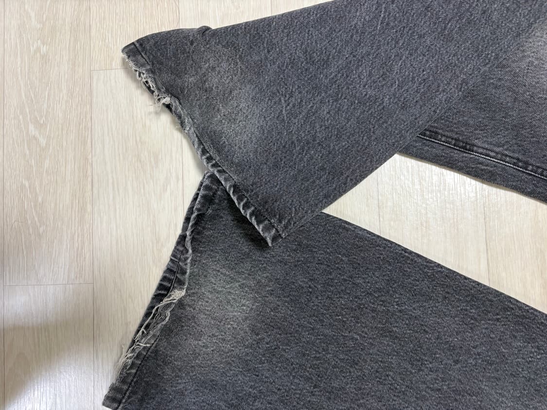 999휴머니티 CURVED HERITAGE DENIM PANTS 상품이미지2