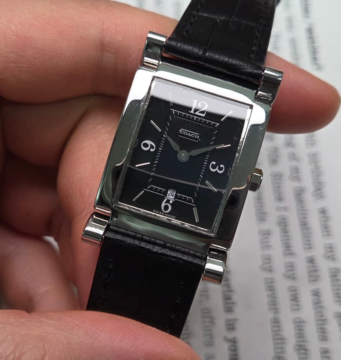 명품 코치 w514 사각탱크 아라빅 블랙 다이얼 쿼츠 드레스워치 상품이미지4