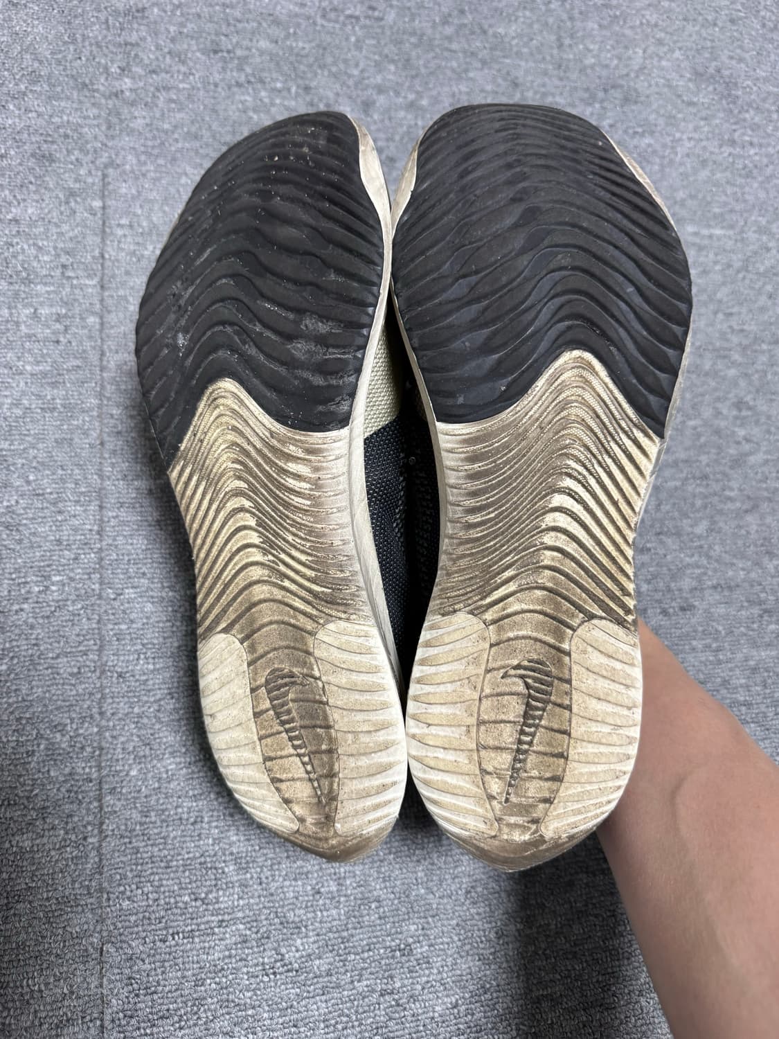 나이키 줌X 스트릭플라이 블랙 화이트 290사이즈 판매합니다 상품이미지2