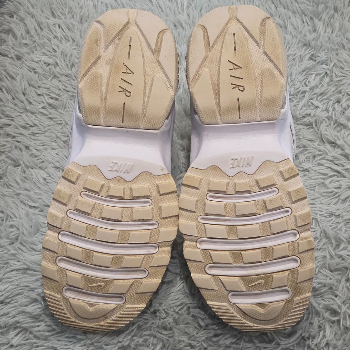 8q-14:나이키 에어맥스 그라비톤AT4404-100화이트크림(230) 상품이미지9