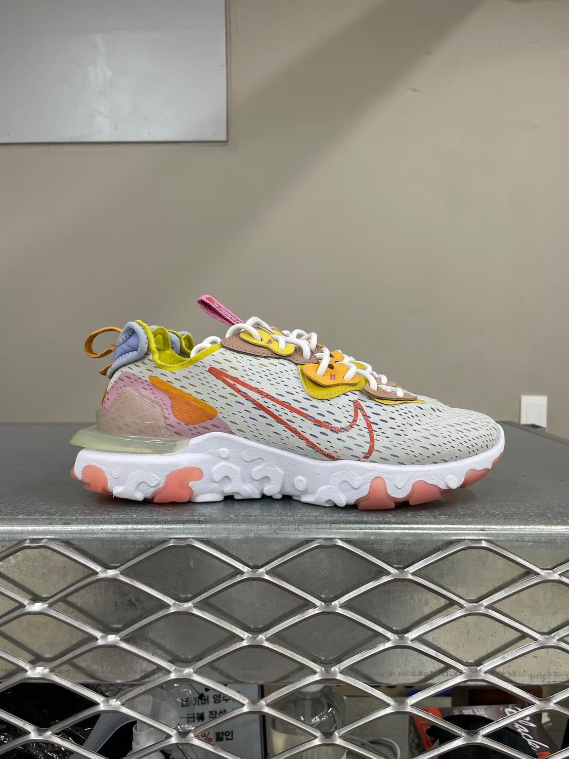 나이키 리액트 비전 퓨어 플래티넘 250 상품이미지4