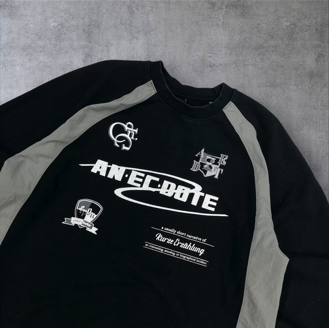 꼼파뇨 스튜디오 블랙 컬러 빅로고 맨투맨 상품이미지2