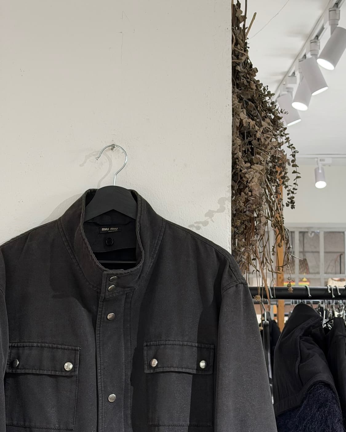 미우미우 블랙 코튼 사파리 자켓 상품이미지3