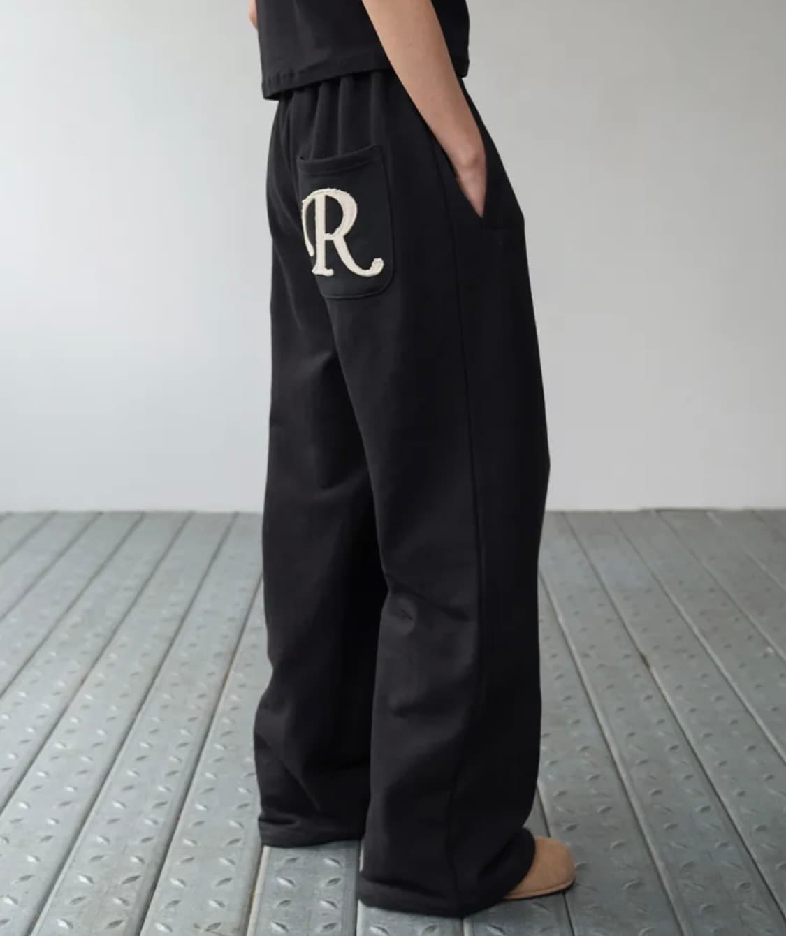 락케이크 Applique R Pocket Jogger - Black 상품이미지1