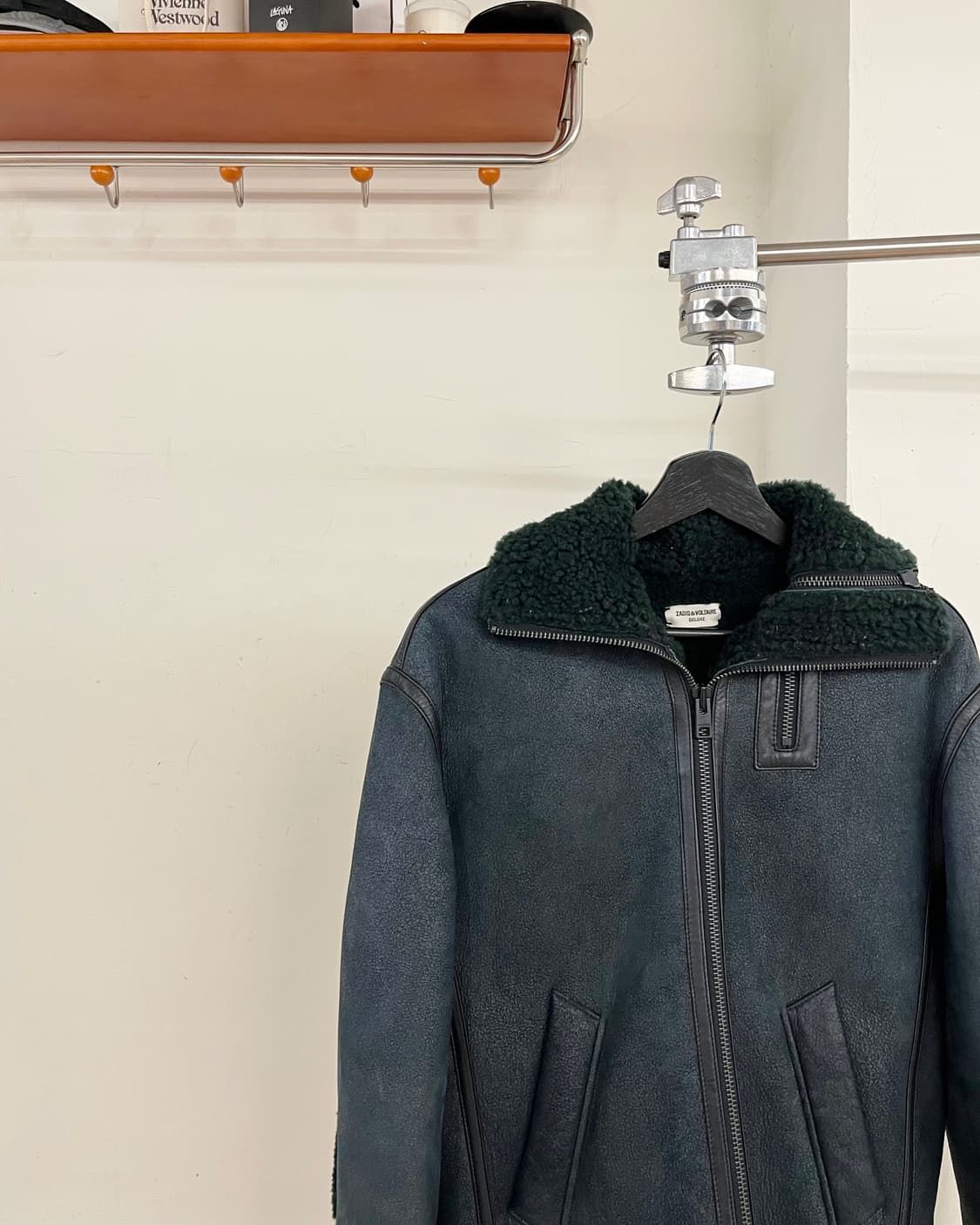 자딕 앤 볼테르 블랙 시어링 자켓 상품이미지3