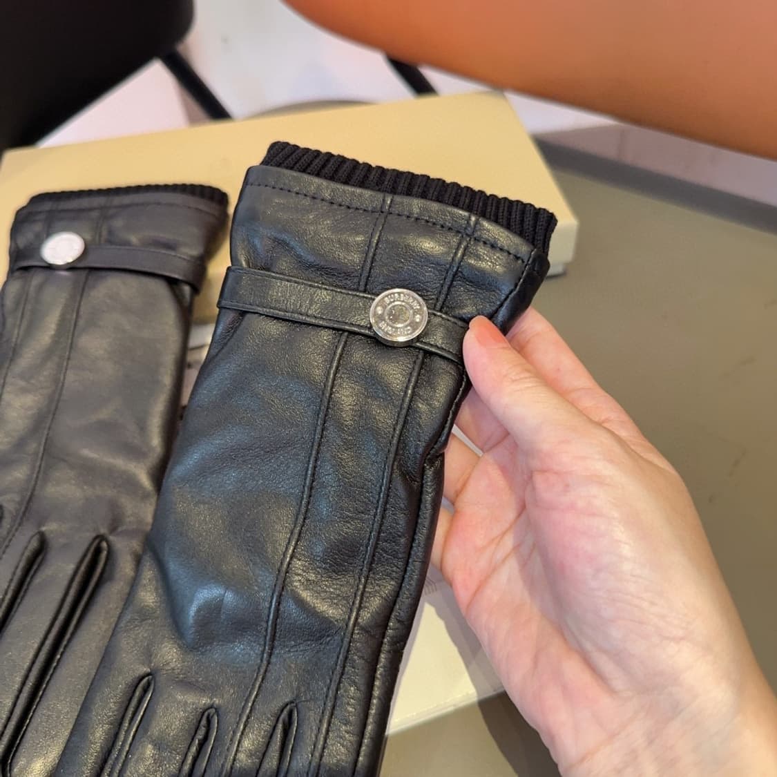 버버리 장갑 가을 겨울 보온 클래식 심플
 상품이미지6