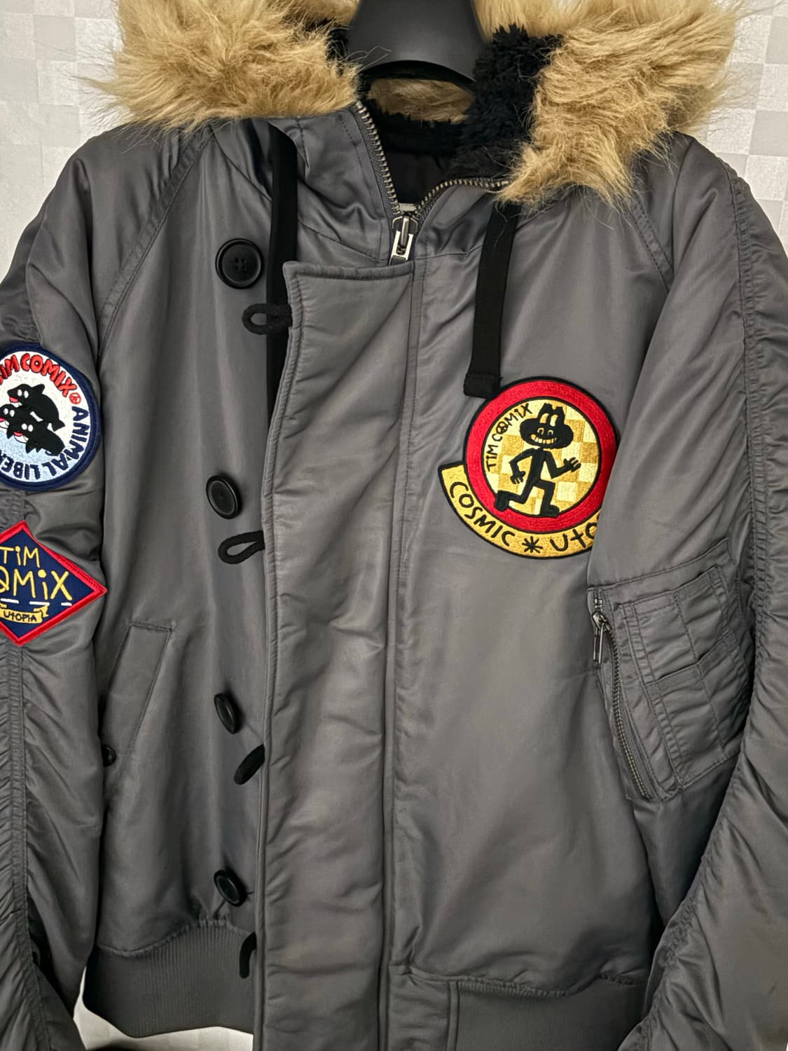 팀코믹스 패치드 MA-1 후디드 덱 점퍼 차콜 M 상품이미지2