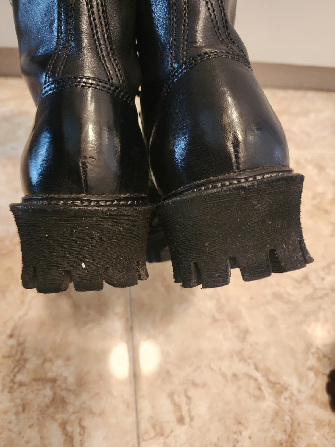 야세 6.5cm 에어 코만도솔 홀스하이드 부츠 블랙 상품이미지3